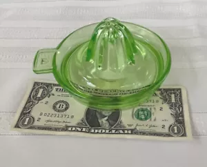 Vintage FOSTORIA Depression Vaseline Uranium Green Glass Citrus Juicer Reamer - Picture 1 of 6