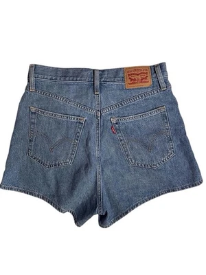 LEVI’S high waisted mom shorts blue med wash denim women’s size 28 EUC - Image 1 of 4