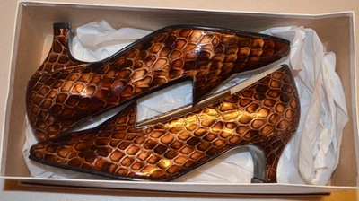 Nuevo en Caja California Magdesians Amanda-R Zapatos de Vestir Sin Cordones Bronce Boa Talla 6.5 Foto 1 de 4