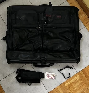 Tumi Leather Bifold Hanging Garment Bag. Soft Black Leather. 24” Luggage - Picture 1 of 13