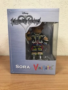 Disney Kingdom Hearts Vinimates Sora - Picture 1 of 3