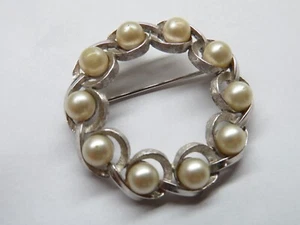 Trifari Vintage silver tone wreath shaped Brooch with Faux Pearls, Signed - Picture 1 of 9