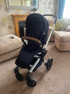 Joolz Hub Navy Parrot Blue Pushchair + Cocoon + Rain Cover + Winter Footmuff. - Picture 1 of 11