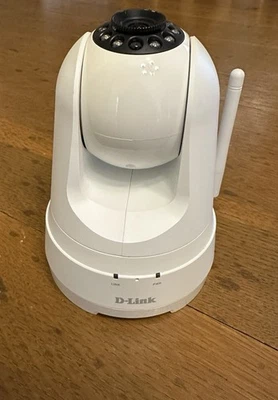 Cámara panorámica e inclinable D-Link Full HD DCS-8525LH detección de movimiento y sonido  Foto 1 de 4