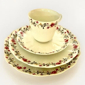 A.GIRAUD & Cie LIMOGES porcelana corona de flores conjunto 3 T Giraud Corail Sauviat 1836 - Imagen 1 de 8