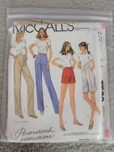 Pantaloni e pantaloncini donna modello cucito 20 McCall's 7530 vintage anni 80 non tagliati - Foto 1 di 4