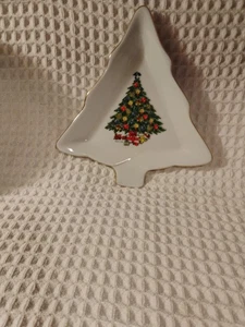 Vintage Mount Clemens Pottery, Christmas Tree Plate Dish Tree with Presents EUC - Picture 1 of 5