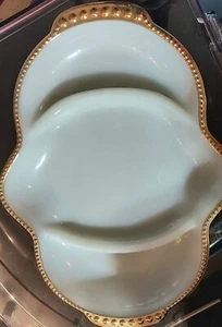 Anchor Hocking Fire King Milchglas geteilte Schale mit Goldgoldgoldgold Perlenbesatz - Bild 1 von 1