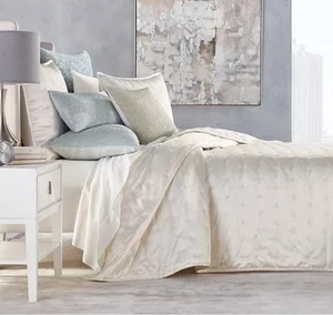 Hudson Park "Nouveau" 3-teiliges Queen Size Coverlet Set & Euro Shams, Elfenbein, Neu mit Etikett! - Bild 1 von 13