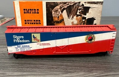 Empire Builder Series HO Scale RTR 50’ Plug Door Boxcar Northern Pacific Bonds - Image 1 of 3