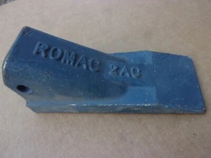Romac Backhoe Bucket Tooth Teeth Digging 2AC Skidsteer Mini Excavator Tip Ripper - Picture 1 of 7
