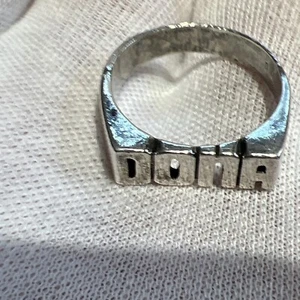 Sterling Ring Größe 8 mit "Dona" Lot 495 - Bild 1 von 9