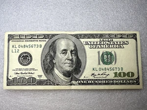 USA, SERIES 2006 $100 DOLLAR BILL, FEDERAL RESERVE NOTE, CIRCULATED, KL04845673B - Picture 1 of 2