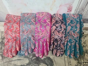 Damen Handschuhe Fingerhandschuhe Paisley Beige schwarz  rot rosa blau grau - Bild 1 von 3