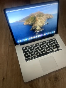Apple MacBook Pro A1398 15" Quad Core Intel Core i7 2.40GHz 8GB RAM 256GB SSD - Picture 1 of 14