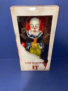 Pennywise Living Dead Dolls Horror IT The Movie Mezco Toyz New - Picture 1 of 9