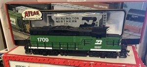 HO Scale Burlington Northern Lot (2). Locomotive + Hopper  - Picture 1 of 15