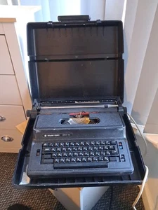 Silver Reed 2500 SL Electric Typewriter & Box, Cover. Working - Picture 1 of 14