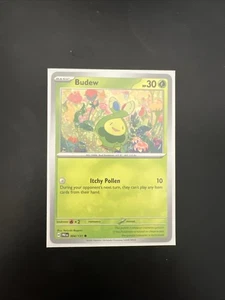 Budew - Prismatic Evolutions - 004/131 - Pokemon TCG - Common - Bild 1 von 1