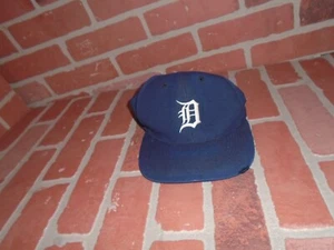 DETROIT TIGERS SOMBRERO AJUSTADO VINTAGE AÑOS 90 ESPECIALIDADES DEPORTIVAS TALLA 7 1/8-VER FOTOS - Imagen 1 de 5