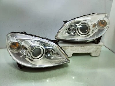 Luces delanteras XENON HID OEM MERCEDES-BENZ W245 B170 CLASE B 2005-2008 Foto 1 de 4