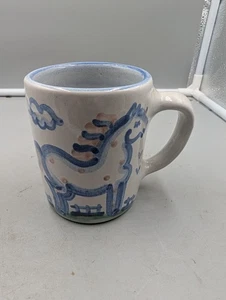 Taza de cerámica M A Hadley de 4" caballo caprichoso azul “The End” pintada a mano EE. UU. - USADA EN EXCELENTE ESTADO - Imagen 1 de 6