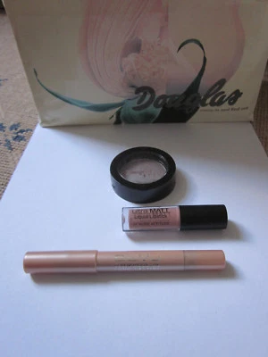 DOUGLAS CUTE ETHNIC 13 LIDSCHATTEN, BEYOUCOLOR BIGGIE 310, ISADORA LIPSTICK 01   - Bild 1 von 3