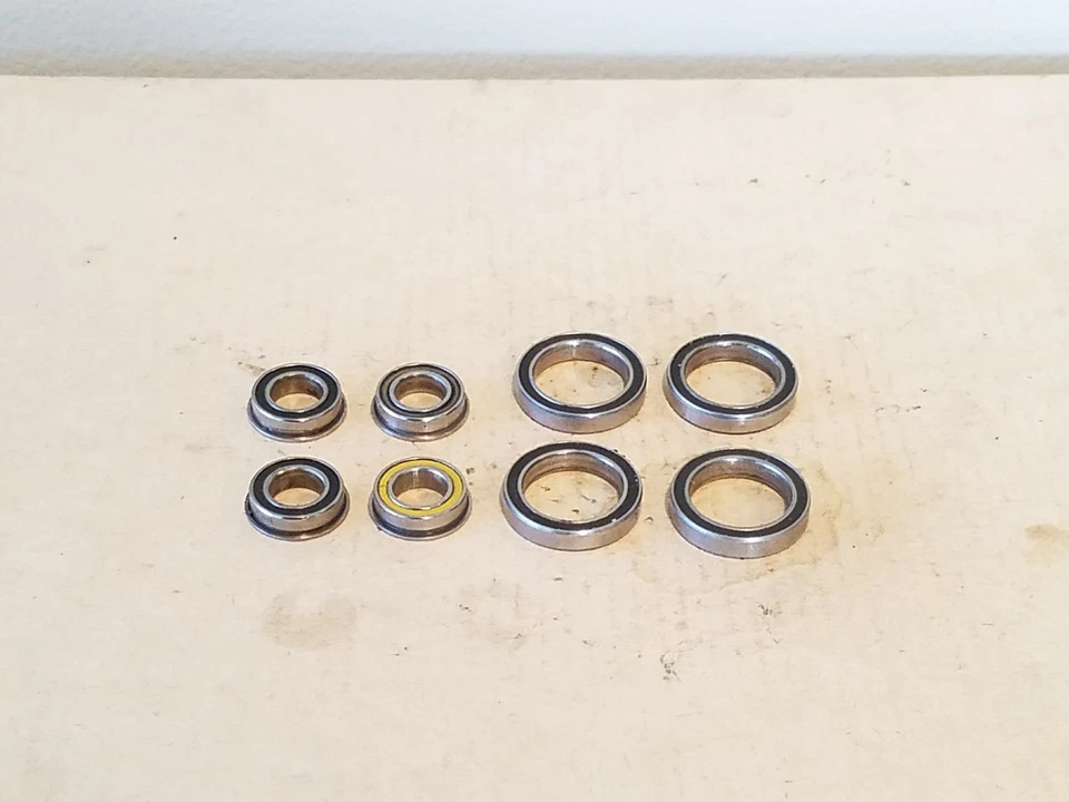 Serpent cobra 811 2.1 f/r axle bearings  - Image 1 of 1