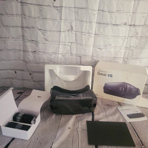 Samsung SM-R323NBKAXAR Gear VR - Neu geöffnete Verpackung - Bild 1 von 8