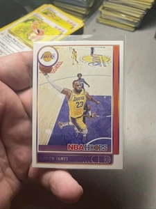 21-22 NBA Hoops Lebron James #136 Lakers - Picture 1 of 2