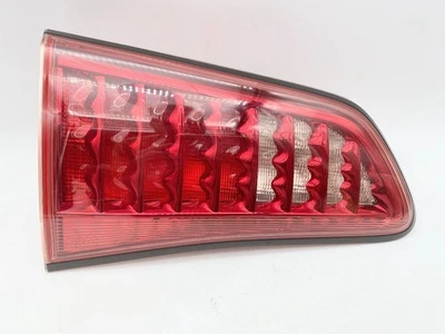 Luz trasera interior del lado del conductor Infiniti QX56 QX80 2011-2017 montada en portón OEM Foto 1 de 4