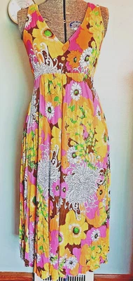 Vtg 70s Colorful Summer Dress Plunge Neckline Fun Original Buttons! Sz. M - Image 1 of 4