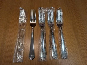 NEU Set mit 4 Lenox 18/10 Edelstahl Britische Kolonialzeit Glänzend 8-1/4" Tafelgabeln - Bild 1 von 7