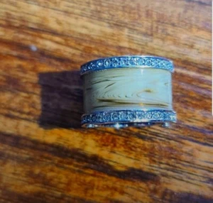 NEW MICHAEL KORS SILVER TONE+BEIGE HORN CRYSTALS PAVE BARREL RING BAND SIZE (6) - Picture 1 of 3