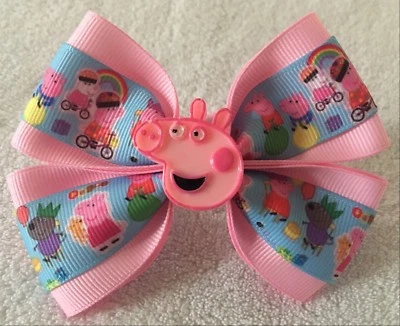 Moño de pelo para niñas de 4" de ancho de dibujos animados cerdo y amigos rosa cinta de grosgrain soporte de cola de caballo Foto 1 de 2