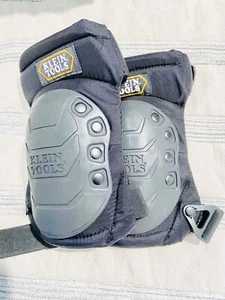 Klein Tools 60344 Knee Pads, Hinged Gel Knee Pads with Slip Resistant Rubber Cap - Picture 1 of 1