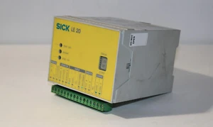 Amplificador de conmutación de seguridad Sick LE20-2611 - Imagen 1 de 3