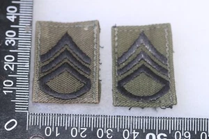 INSIGNIAS DE CUELLO DE TELA DE RANGO DE SARGENTO TIPO VIETNAM ORIGINAL TIPO VIETNAM #11 - Imagen 1 de 2