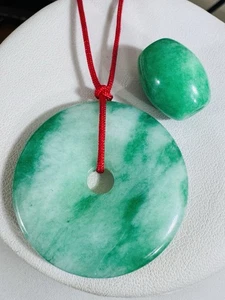 Jade Donut/Fass Anhänger zwei gefasst Burmese Burma Myanmar grün & mintgrün 19,9g - Bild 1 von 24