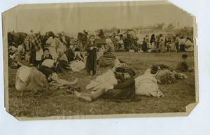 Refugiados serbios huyen de soldados austriacos cWW1 foto de prensa - Imagen 1 de 2