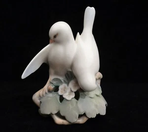 Royal Copenhagen pair of doves - Picture 1 of 3