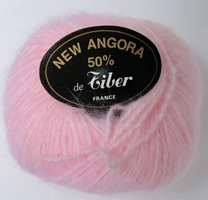 De Fiber Angora/ Wool Yarn Lot of 2 50Angora/25Wool/25Acrylic Pink New - Picture 1 of 7