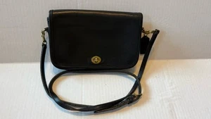 Coach Vintage 9755 Penny Pocket Bag Black Leather Shoulder Crossbody Purse - Picture 1 of 13