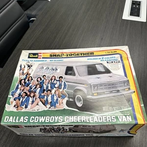 Revell Dallas Cowboys Cheerleader Van 6405 1/20 Scale From 1979 - Picture 1 of 17