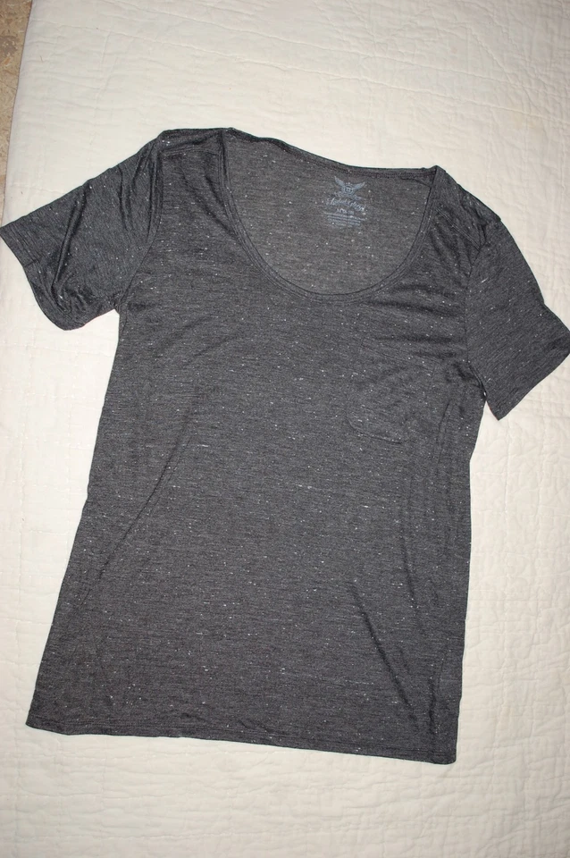 Womens BLACK MARLED SCOOP NECK JERSEY TEE SHIRT w/ WHITE SPECKS Size M 8-10 - Image 1 of 1