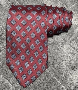 Kuppenheimer Red Geometric Silk Men's Neck Tie 56"L & 3"W - Picture 1 of 7