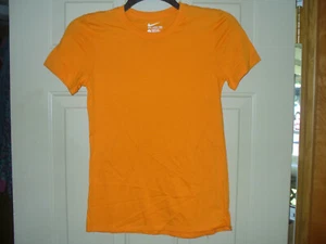 Nike Core Mujer Mangas Cortas Algodón Crew Talla Pequeña Naranja 716213-873 Nuevo con Etiquetas - Imagen 1 de 6