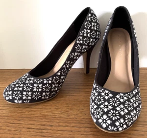 Kelly and Katie Shoes Pumps Stiletto Heel Size 9 Black White Flowers - Picture 1 of 8