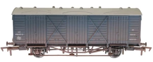 Dapol 4F-014-038 BR Fruit D Blue W38130 Weathered OO Gauge - Tracked 48 Post - Picture 1 of 9