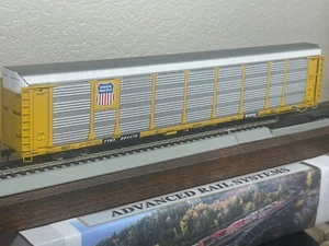 UNION PACIFIC - 89ft BI-LEVEL ENCLOSED AUTO CARRIER HO SCALE GOLD LINE NEW - Picture 1 of 8